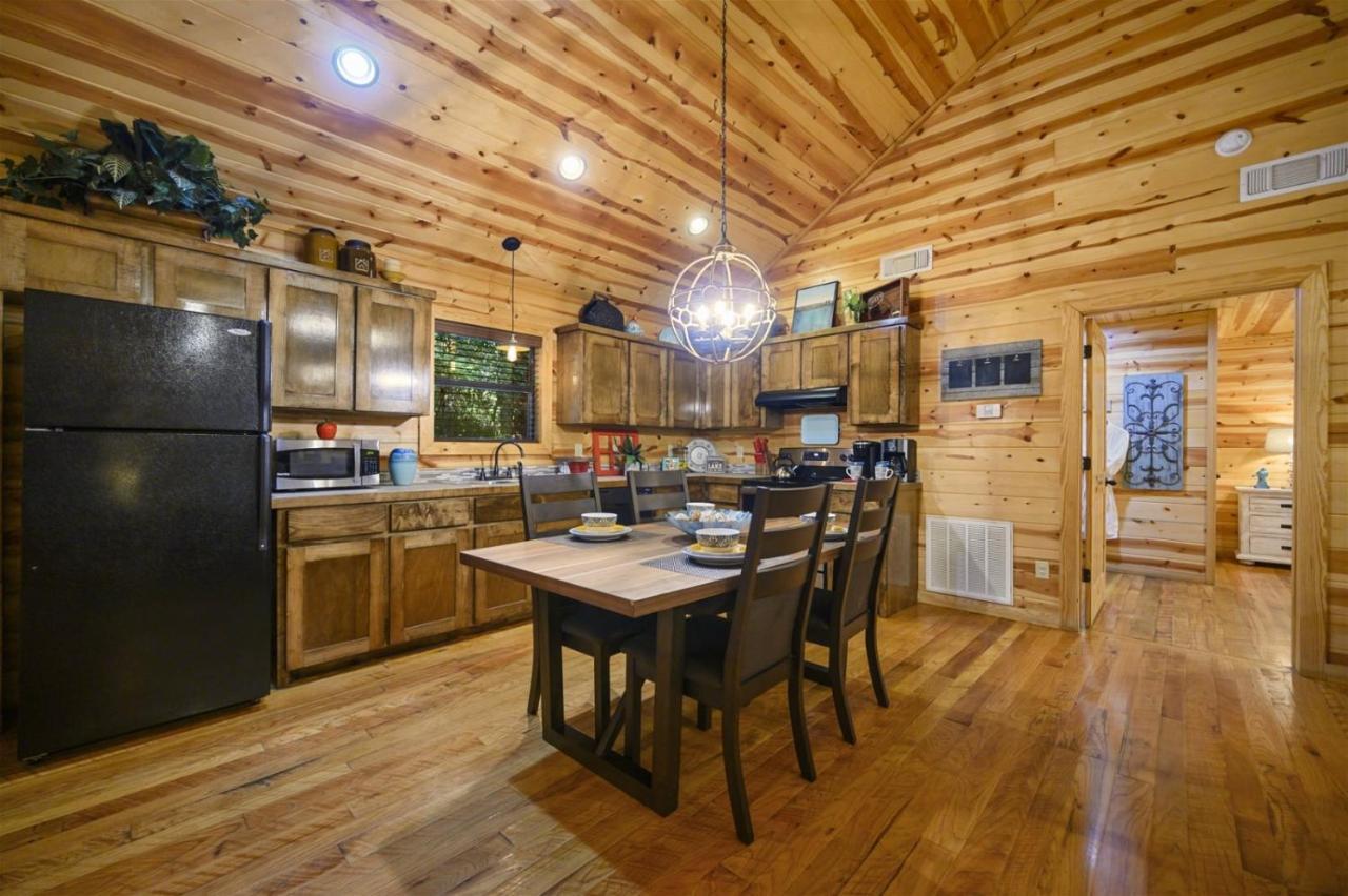 Shear Pleasure Vila Broken Bow Exterior foto
